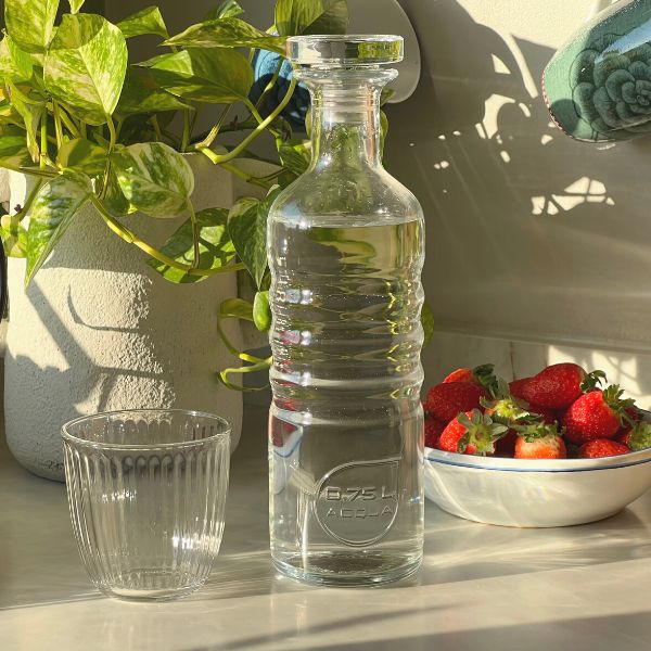Garrafa de água vidro italiano com tampa Acqua 750 ml